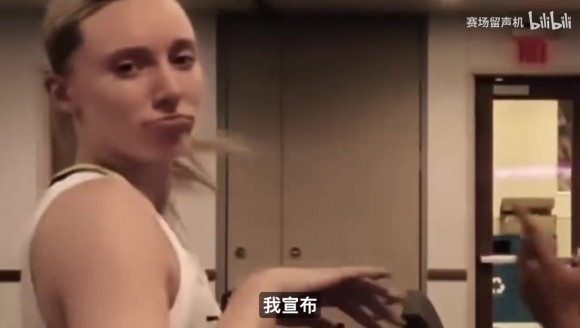 长相甜美，还能扣篮，佩奇&middot;布克斯和女友把WNBA打成了偶像剧